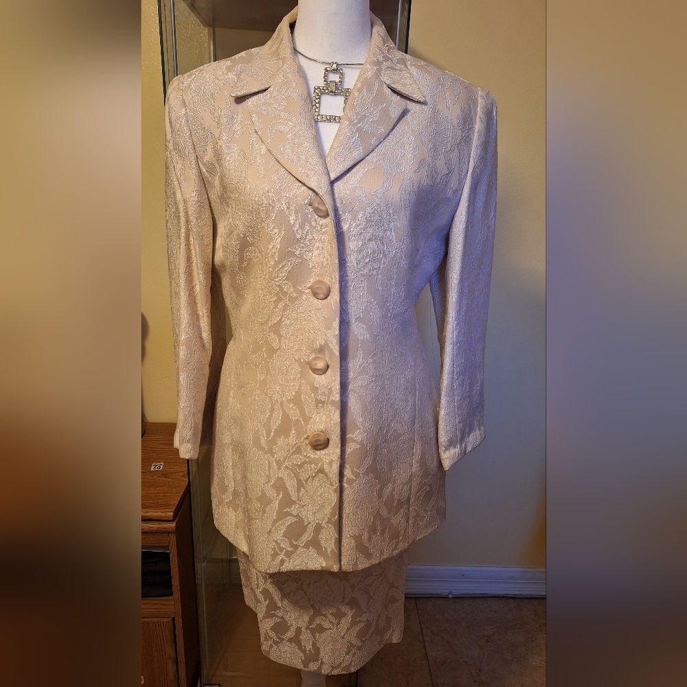 Jessica Ash 2 piece jacket and skirt suit